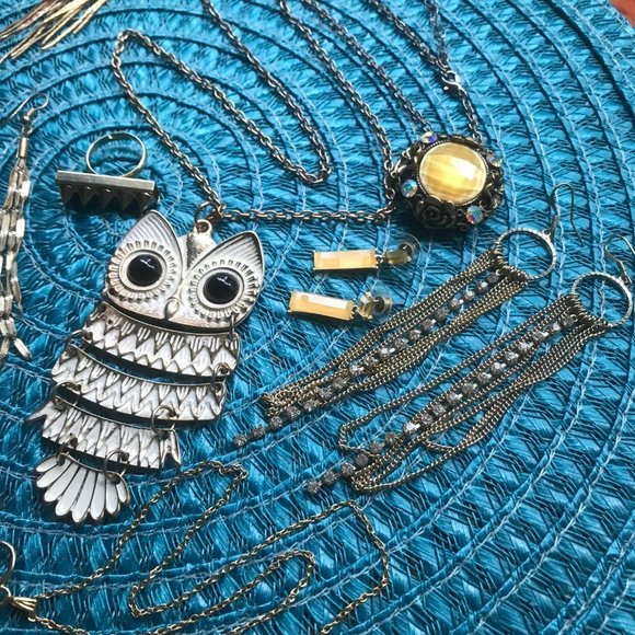 My Owl's Treasure ~ Costume Jewelry Lot - 9 Pieces Women Teens Gold Yellow White - Picture 6 of 9